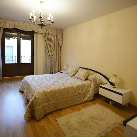 La Casa De El Burgo